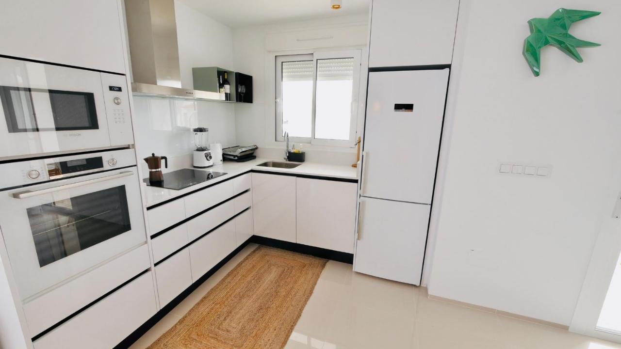 Fortuna Penthouse With Roof Terrace, Ac And Pool Рохалес Екстериор снимка