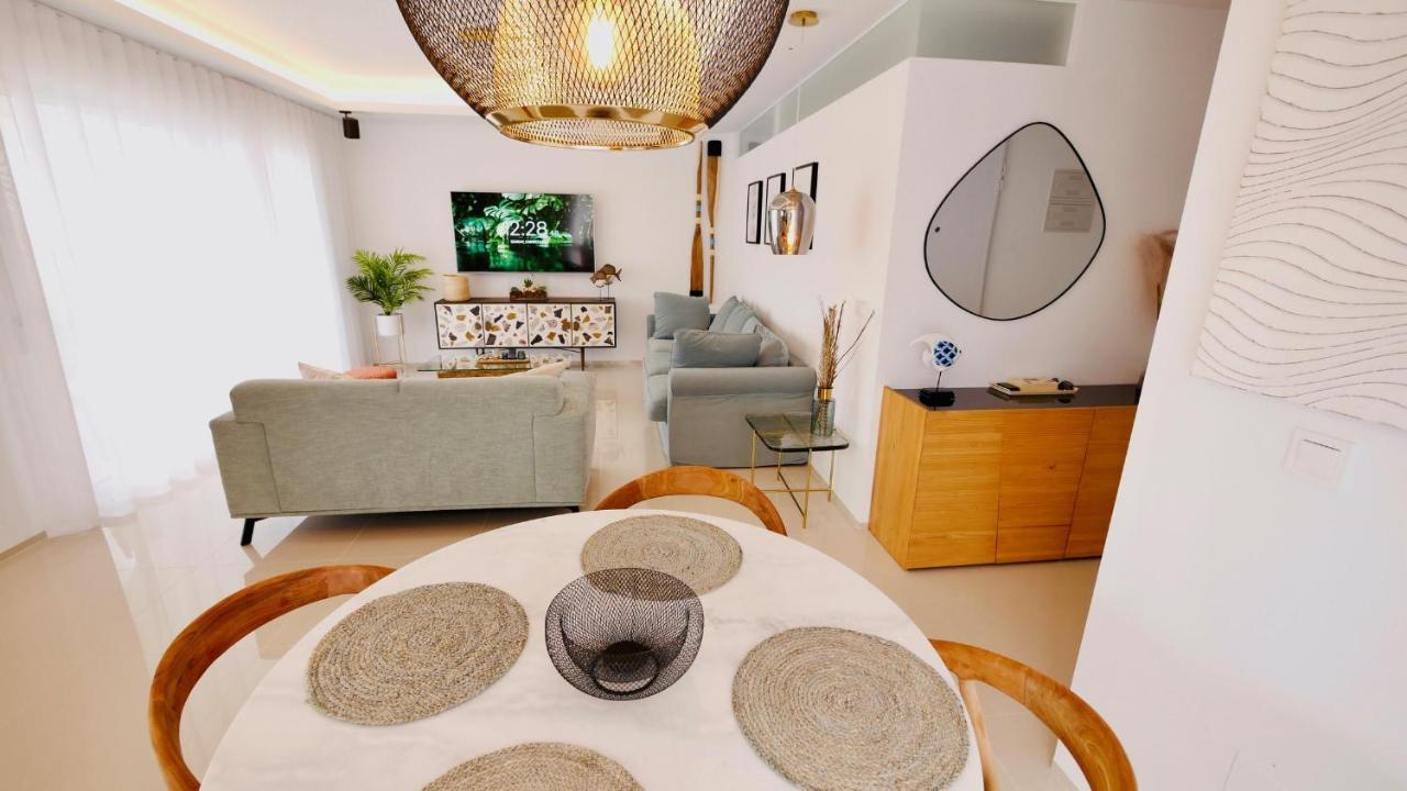 Fortuna Penthouse With Roof Terrace, Ac And Pool Рохалес Екстериор снимка
