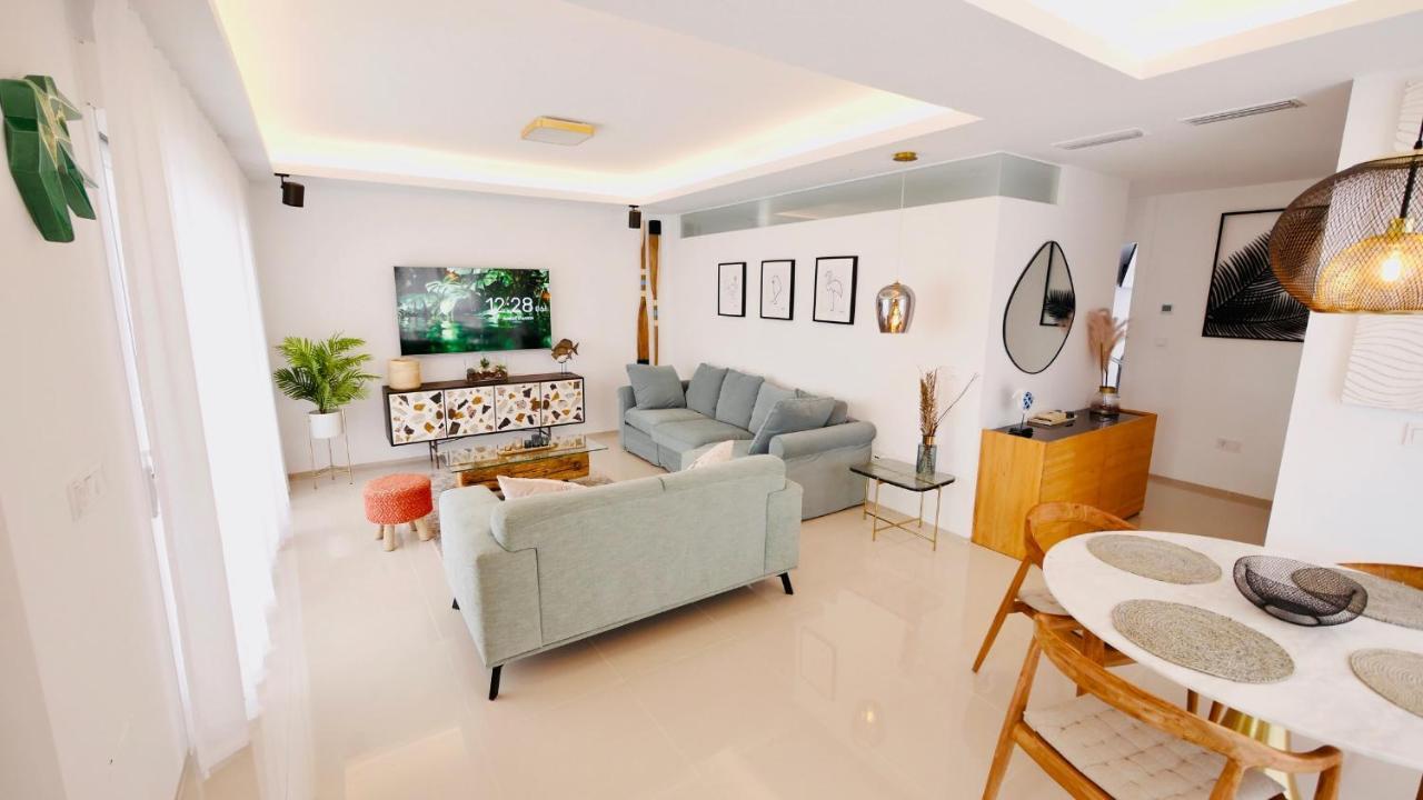 Fortuna Penthouse With Roof Terrace, Ac And Pool Рохалес Екстериор снимка
